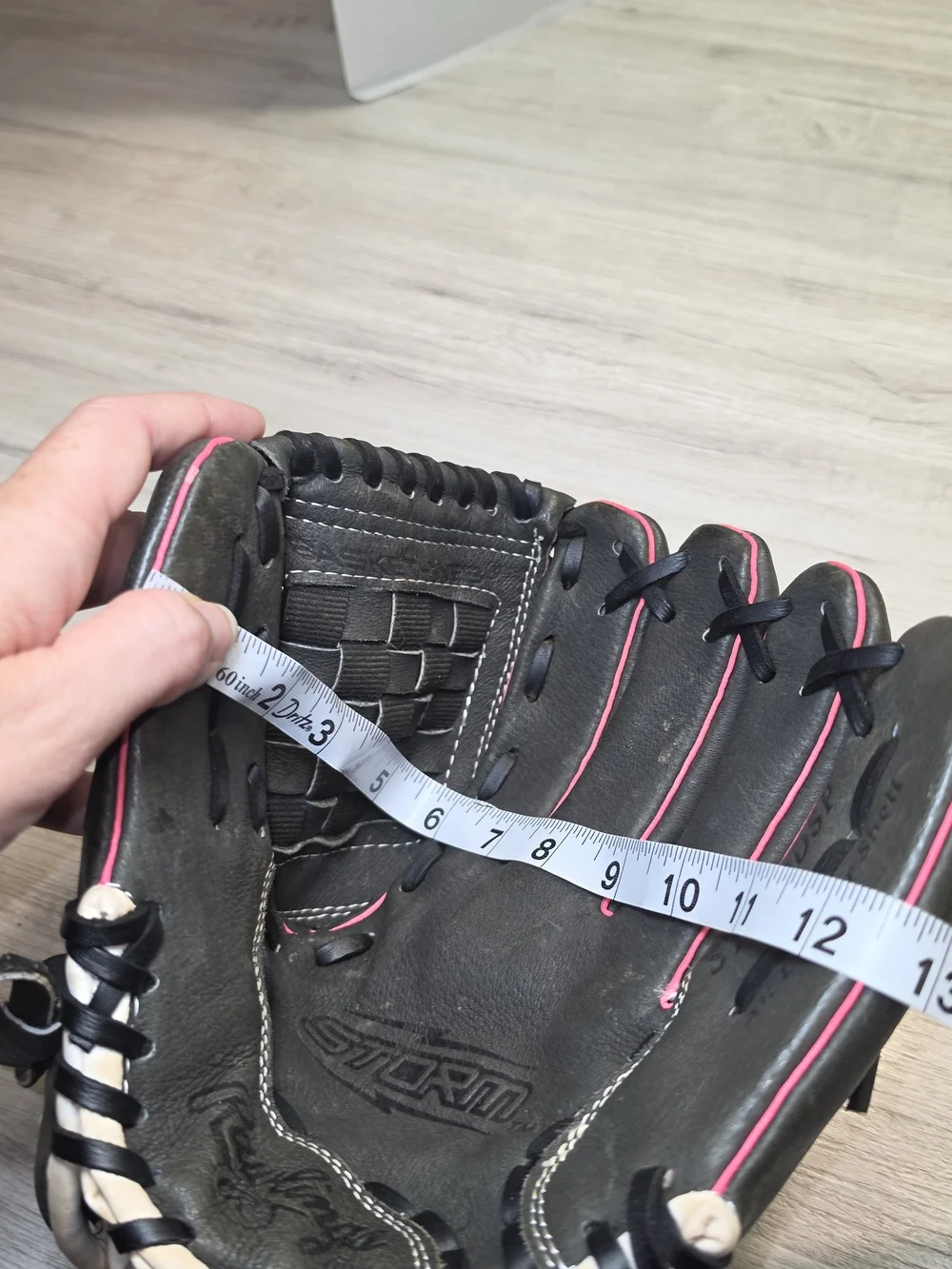 Rawling Storm 11in Softball Right Hand Glove Youth Black Leather